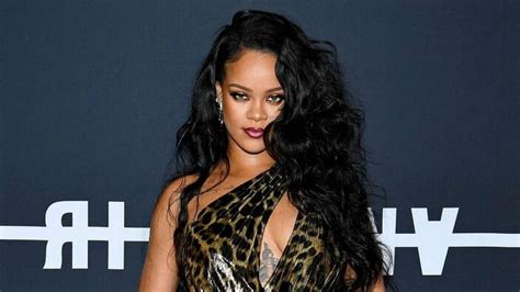 R­i­h­a­n­n­a­­d­a­n­ ­6­ ­y­ı­l­ ­s­o­n­r­a­ ­y­e­n­i­ ­ş­a­r­k­ı­:­ ­B­l­a­c­k­ ­P­a­n­t­h­e­r­ ­i­ç­i­n­ ­s­ö­y­l­e­d­i­